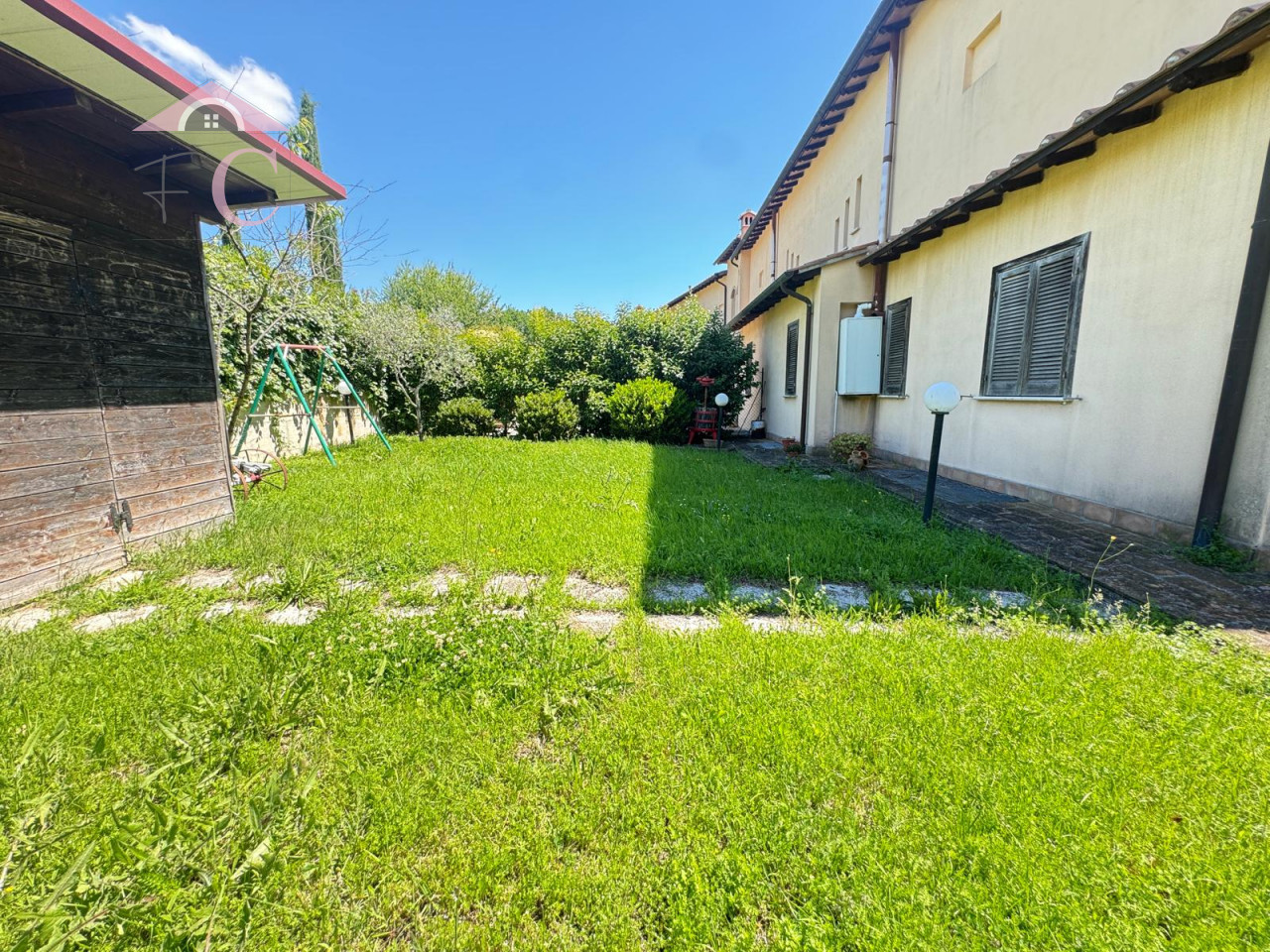 villa di testa giardino taverna e garage 3.png
